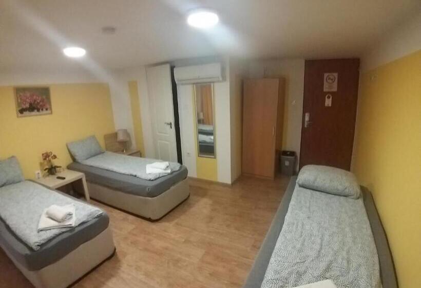 פנסיון Deniz Guesthouse