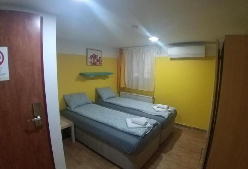 פנסיון Deniz Guesthouse