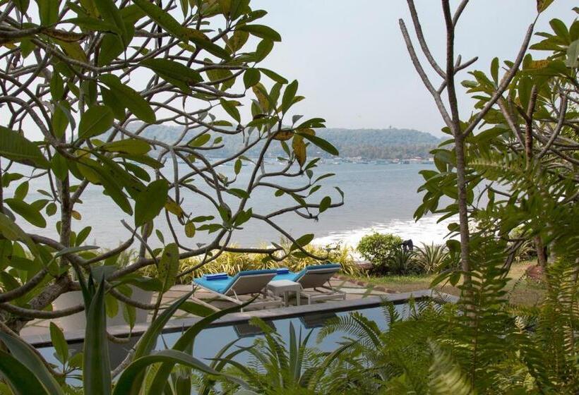 리조트 Ahilya By The Sea