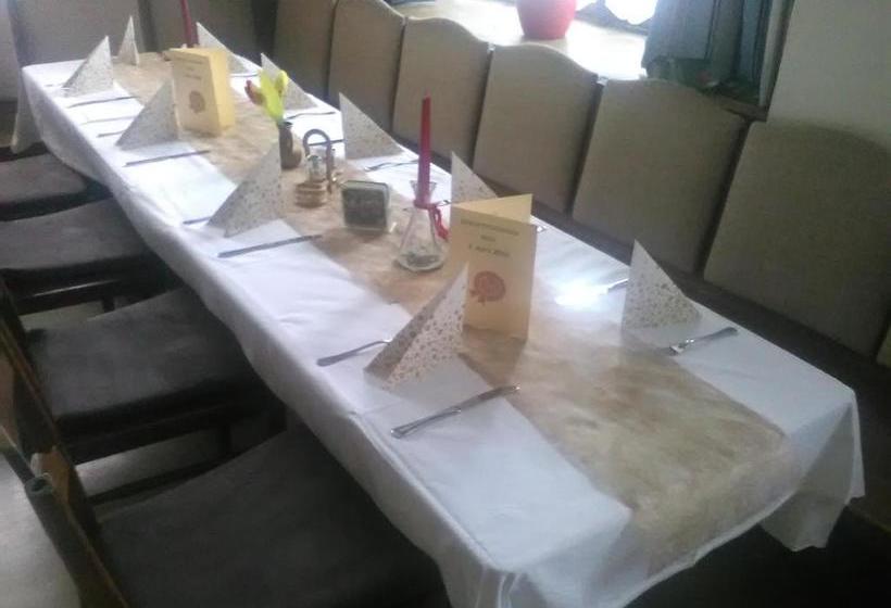 ユースホステル Gasthof Schatzl