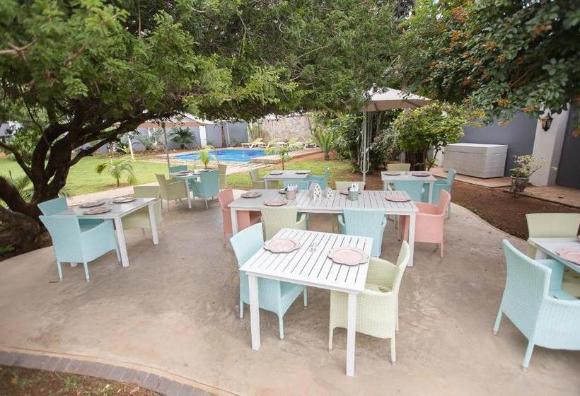 פנסיון Familia Guesthouse