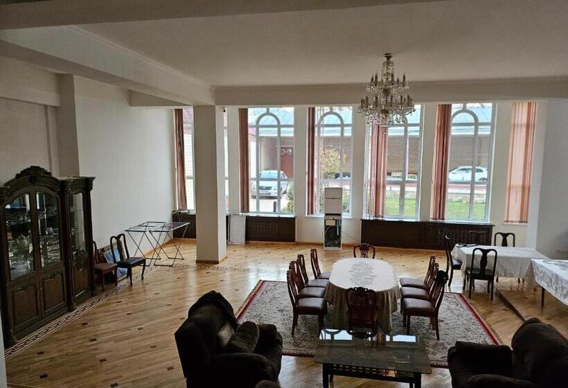 פנסיון Guest House Rohat Lux
