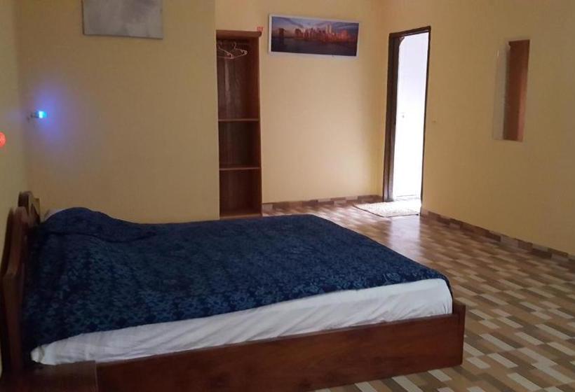 פנסיון Is Guest House