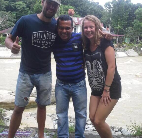 پانسیون Fun Family Guest House N Jungle Tour