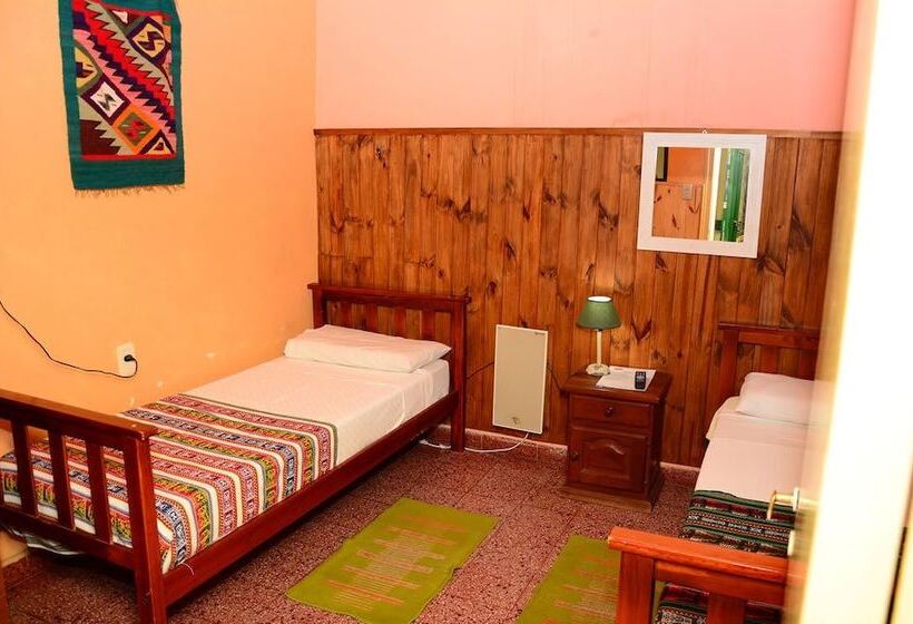 پانسیون Hostal Yatasto