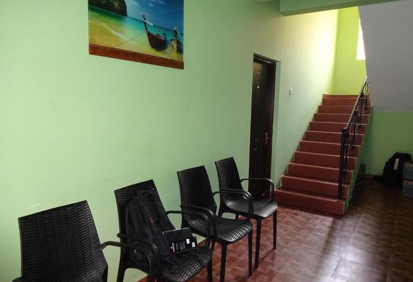 פנסיון Lobo S Guesthouse