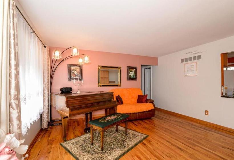 פנסיון Ranch House At Southfield