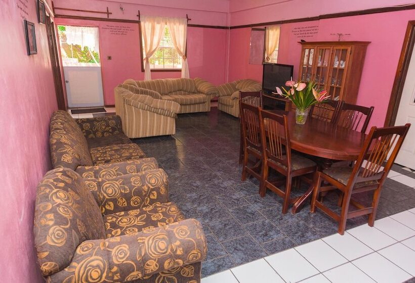 پانسیون Serenity Escape St Lucia