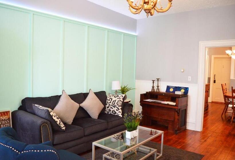 호스텔 Mountain View Suites