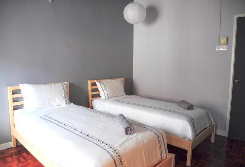 پانسیون Grayhaus Guest House
