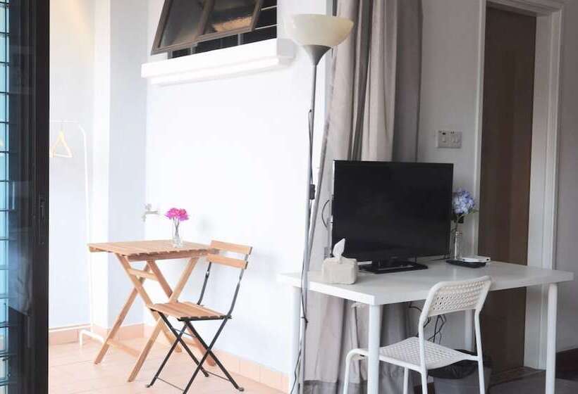 پانسیون Grayhaus Guest House