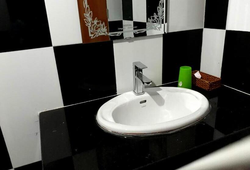 בית מלון כפרי Capitol One