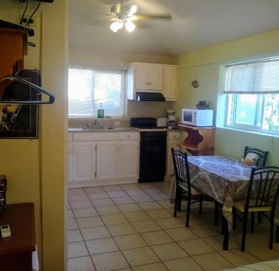 پانسیون Coco Cabañas And Casitas Vacation Rentals