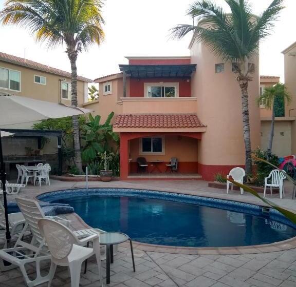 پانسیون Coco Cabañas And Casitas Vacation Rentals