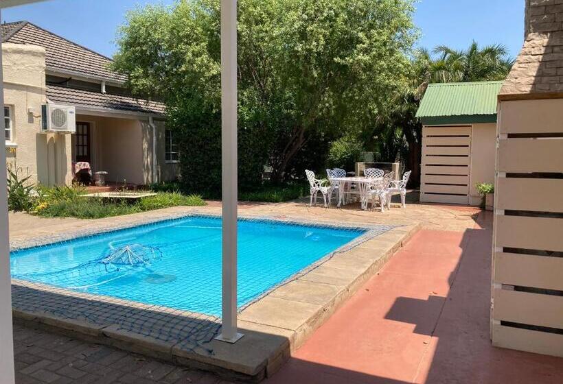 פנסיון Jungnickel Guesthouse