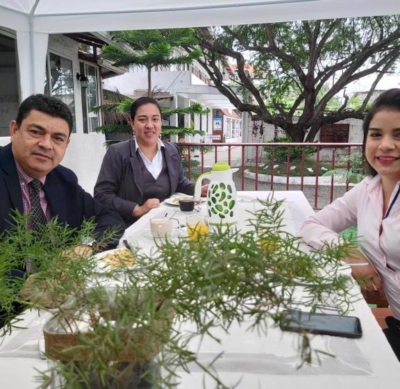 پانسیون Hostal Gualingo