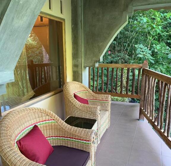 پانسیون Kupu Kupu Garden Guest House & Cafe