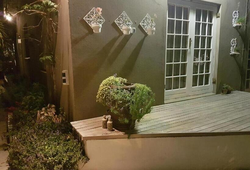 פנסיון Guest House Frame Ace