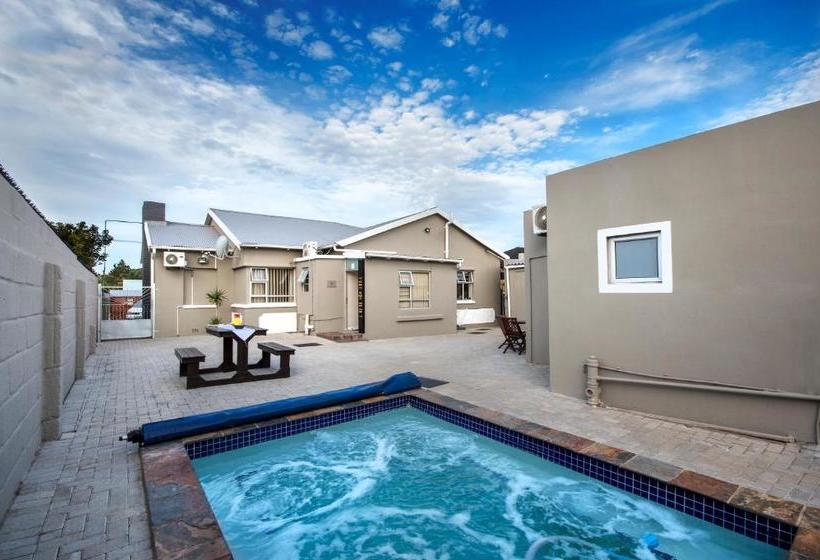 پانسیون Newtondale Self Catering