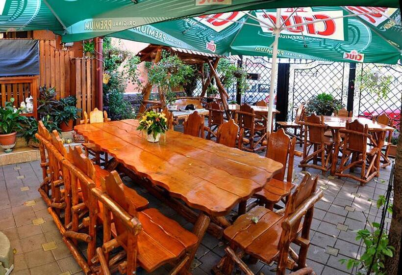 پانسیون Casa Belazur