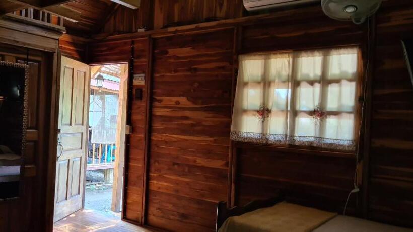 膳宿费 Congos Hostal Y Camping