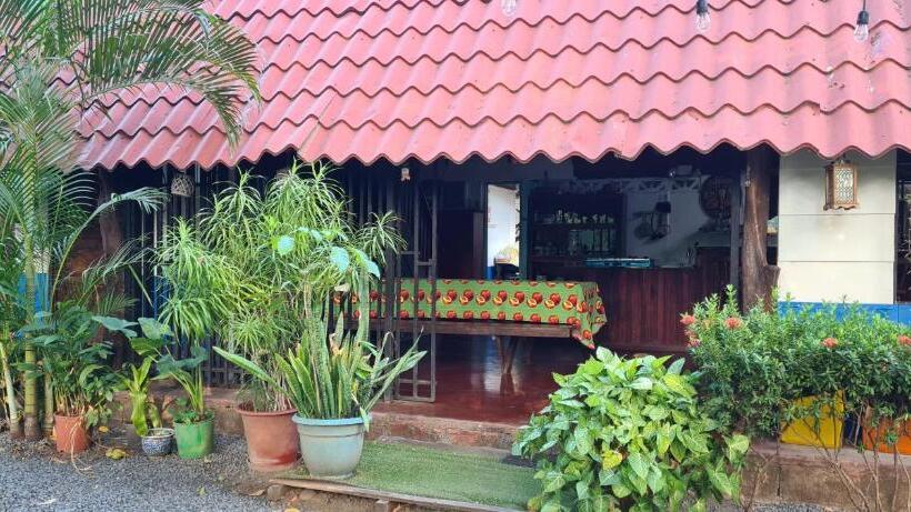 膳宿费 Congos Hostal Y Camping