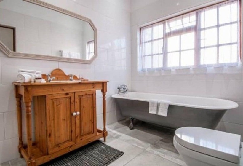 پانسیون Lenore Guest House