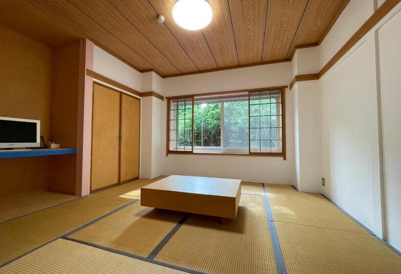 بنسيون Muikamachi Hutte