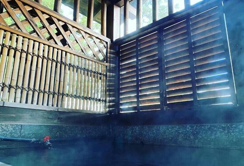 بنسيون Muikamachi Hutte