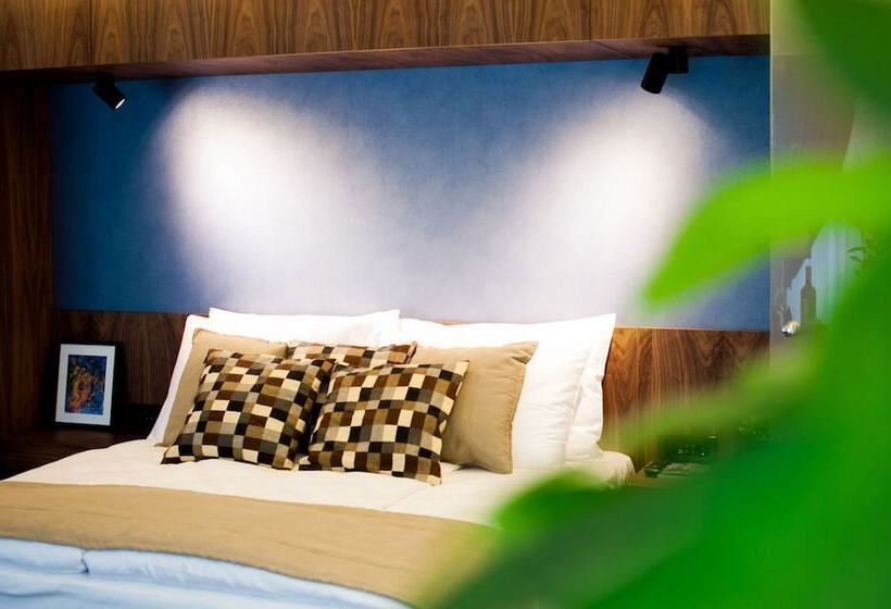 پانسیون Nomad Luxury Suites