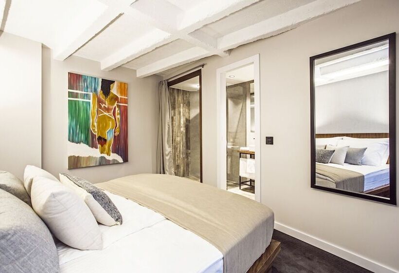 پانسیون Nomad Luxury Suites