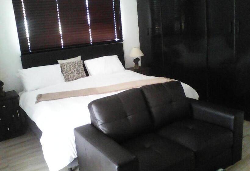 ペンション Aliwal Villa Guest Lodge