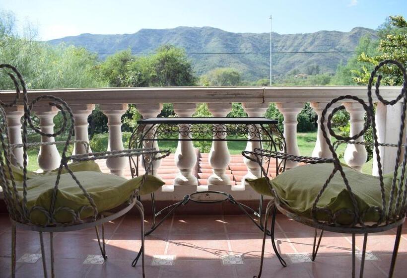 호스텔 Estancia Santa Leocadia