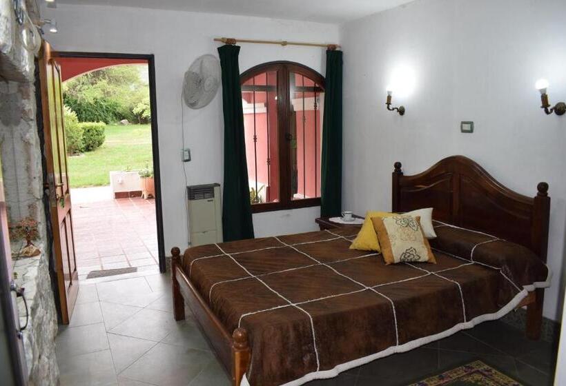호스텔 Estancia Santa Leocadia
