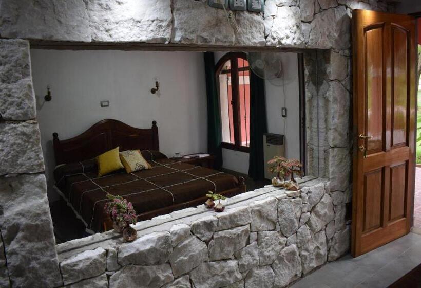 호스텔 Estancia Santa Leocadia