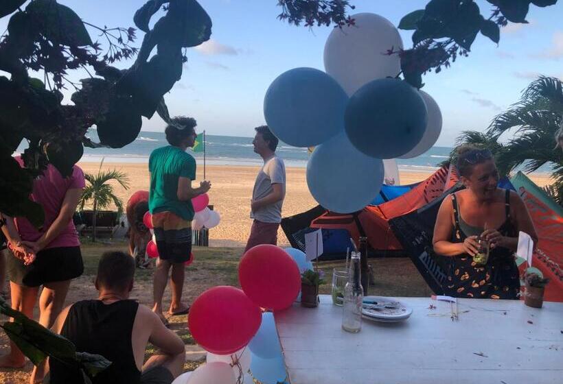 הוסטל The Spot   Beachfront Sports Pousada