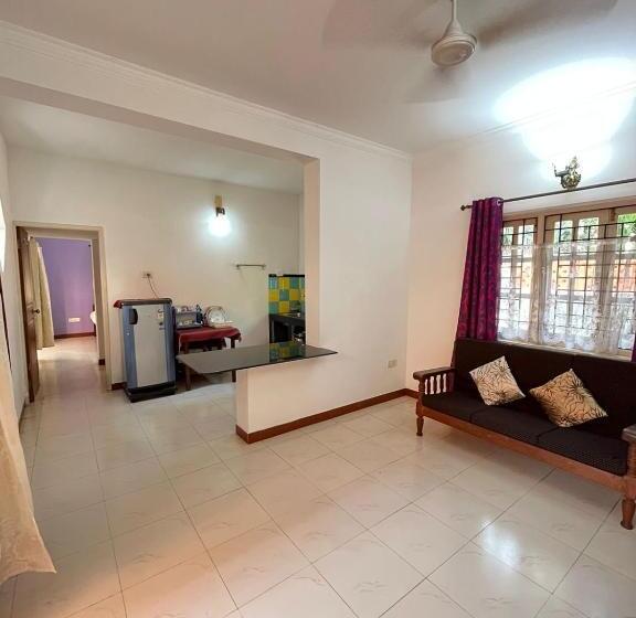 پانسیون Skyview Villa