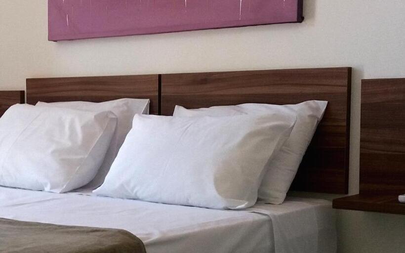 Ravenala Hotel Boutique