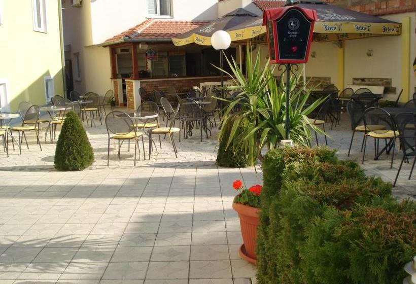 هاستل Konak Požarevac