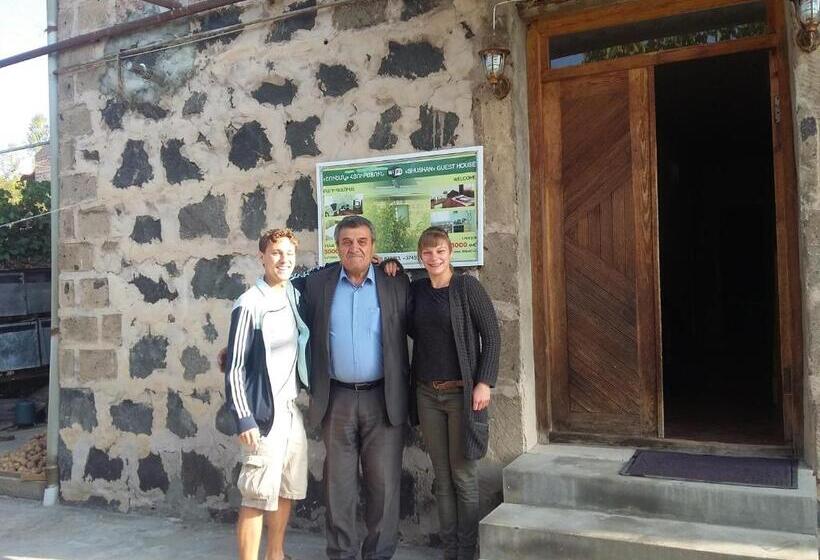 پانسیون Shushan Guest House