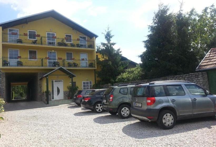 Pension Hostad
