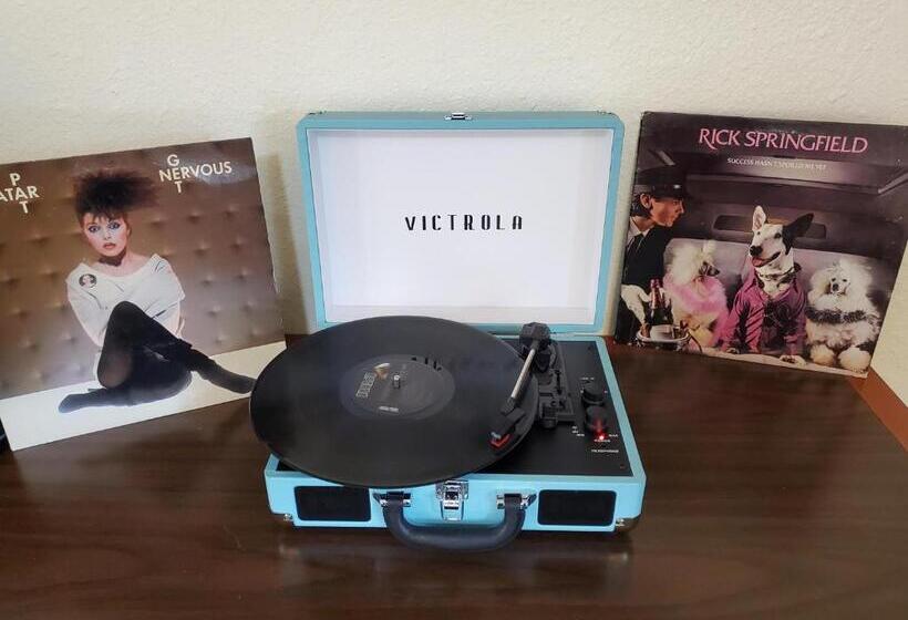 Общежитие Surf & Sand Inn