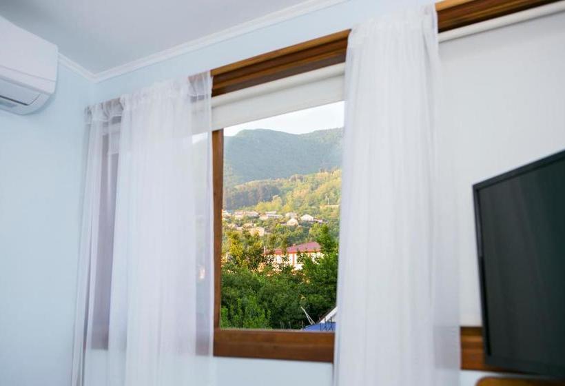 پانسیون Guest House Lavr