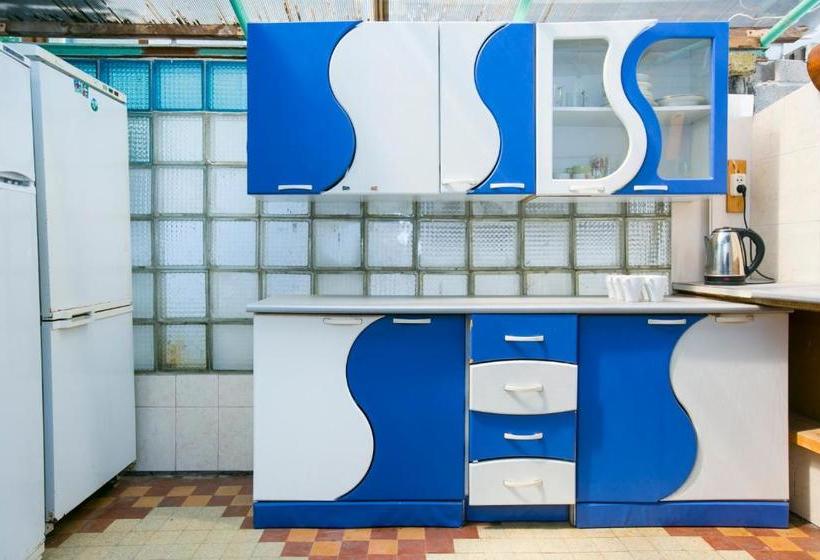 پانسیون Guest House Lavr