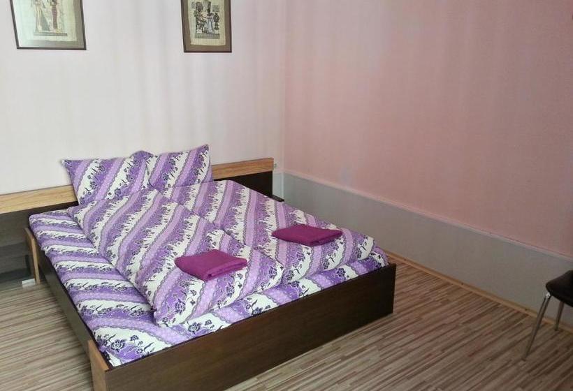 پانسیون Guest House Zora