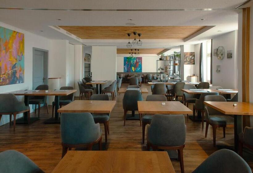 بنسيون Hôtel De L Ours