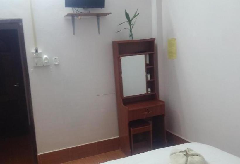 ペンション Phonephithak Guesthouse