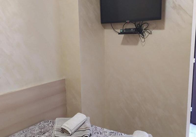 پانسیون Rooms Green Set