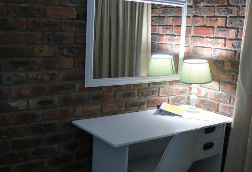 بنسيون Coral Tree Guest Rooms