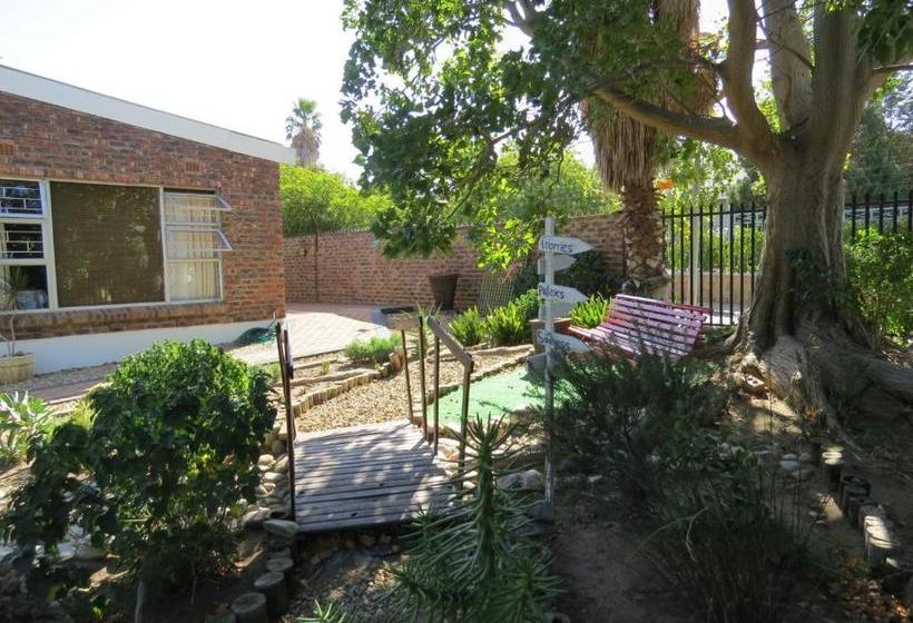 بنسيون Coral Tree Guest Rooms